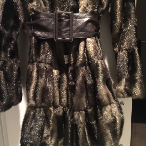 Laundry by Design Faux Fur Coat - Picture 4 of 6